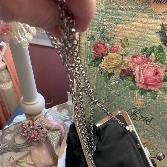 BlackVintage  Faux Fur Frame Clutch with Silver chain strap - Picture 7 of 8